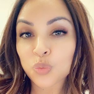 Meet your Posher, Renee